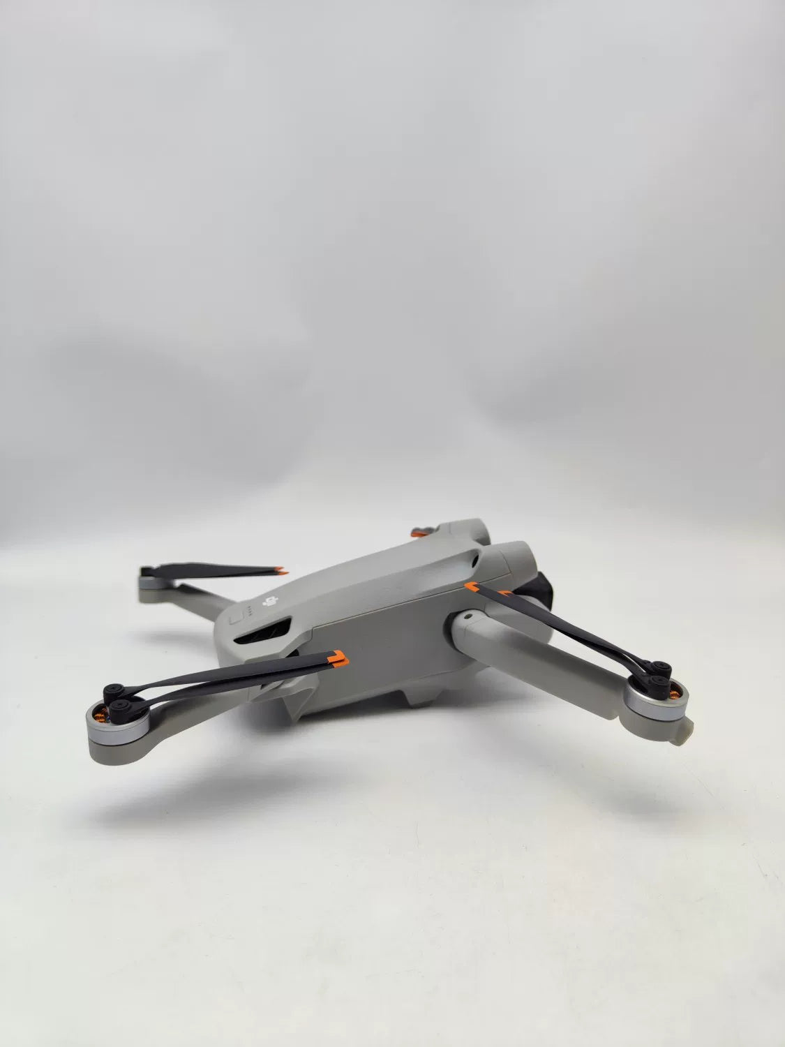 99% New (Mint) DJI mini3pro with Screen Fly More Combo
