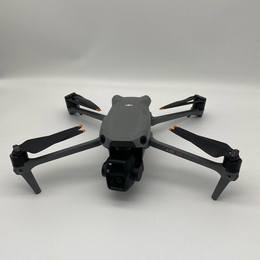 DJI Air 3S Fly More Combo مع جهاز تحكم عن بعد بشاشة و Care Refresh - ممتاز (95% جديد)