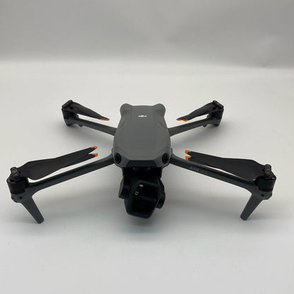 DJI Air 3S Fly More Combo مع جهاز تحكم عن بعد بشاشة - بحالة ممتازة (99%)