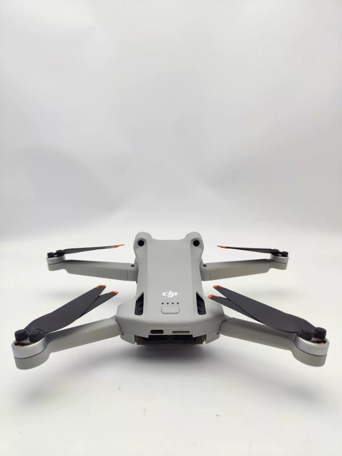 99% New (Mint) DJI mini3pro with Screen, Extended Battery Fly More Combo