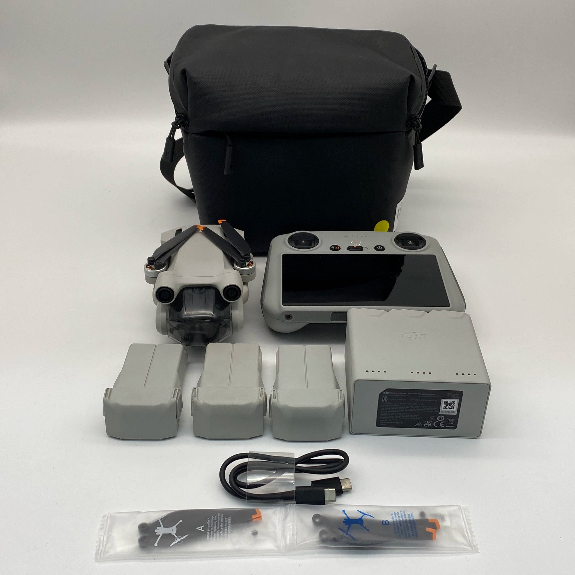 DJI Mini 3 Pro with Screen Remote Triple Long Range Battery Kit - Very Good (90% New)