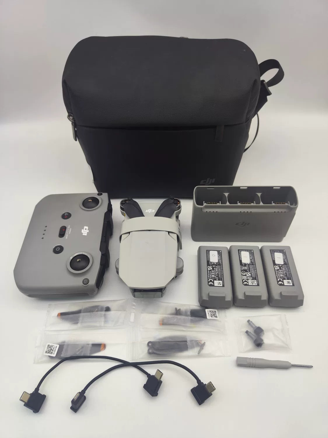 99% New (Mint) DJI mini2 Fly More Combo