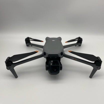 DJI Air 3S Fly More Combo مع Care Refresh ووحدة 4G - ممتاز (جديد بنسبة 95%)