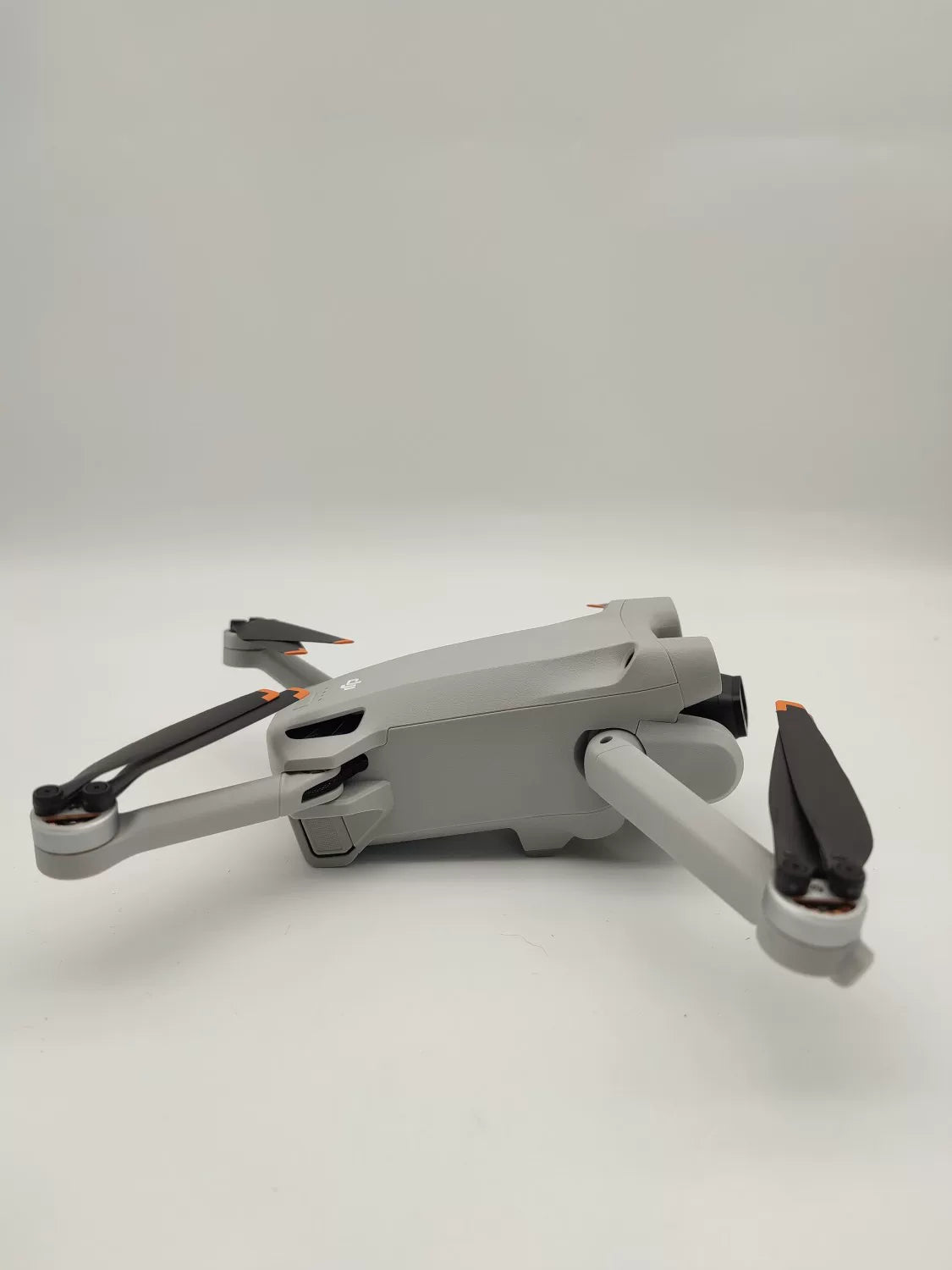99% New (Mint) DJI Mini3pro with Screen, Extended Battery Fly More Combo