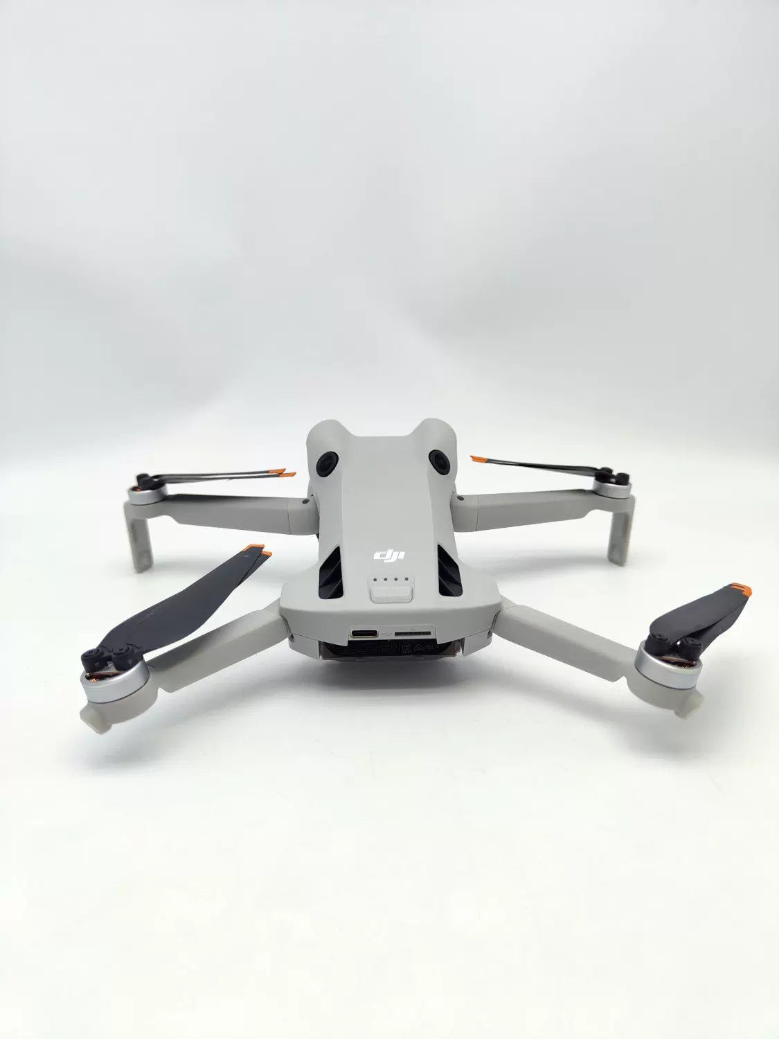 99% New (Mint) DJI mini4pro with Screen Fly More Combo with DJI Care Refresh