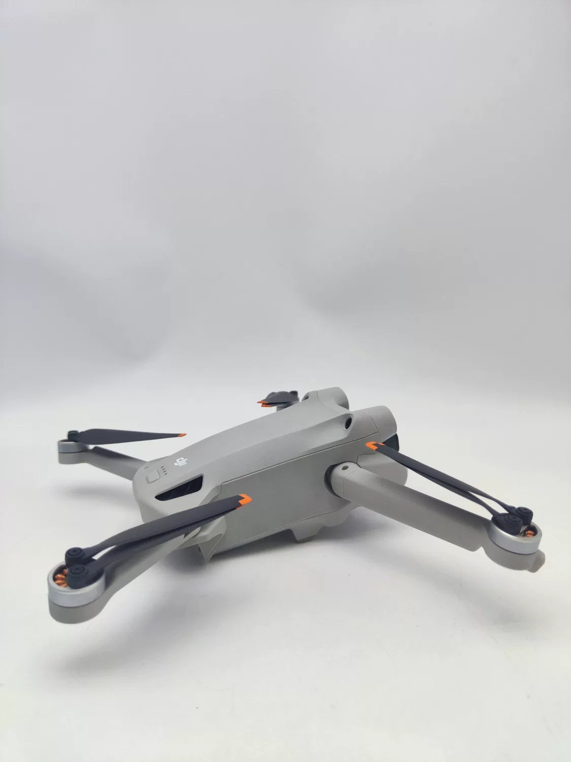 99% New (Mint) DJI mini3pro Fly More Combo with DJI Care Refresh