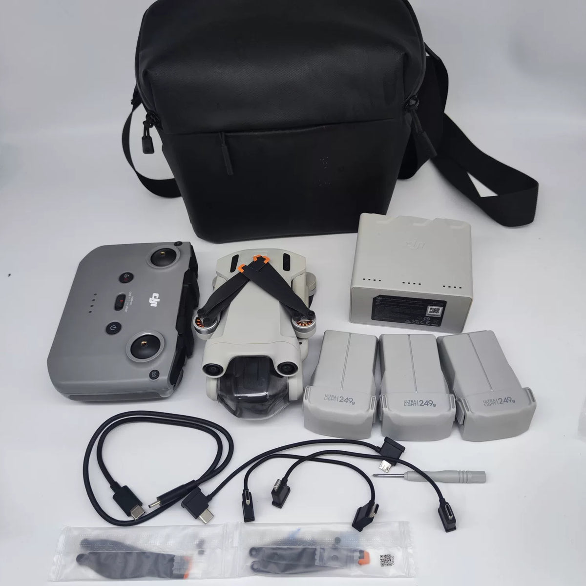 99% New (Mint) DJI mini3pro Fly More Combo