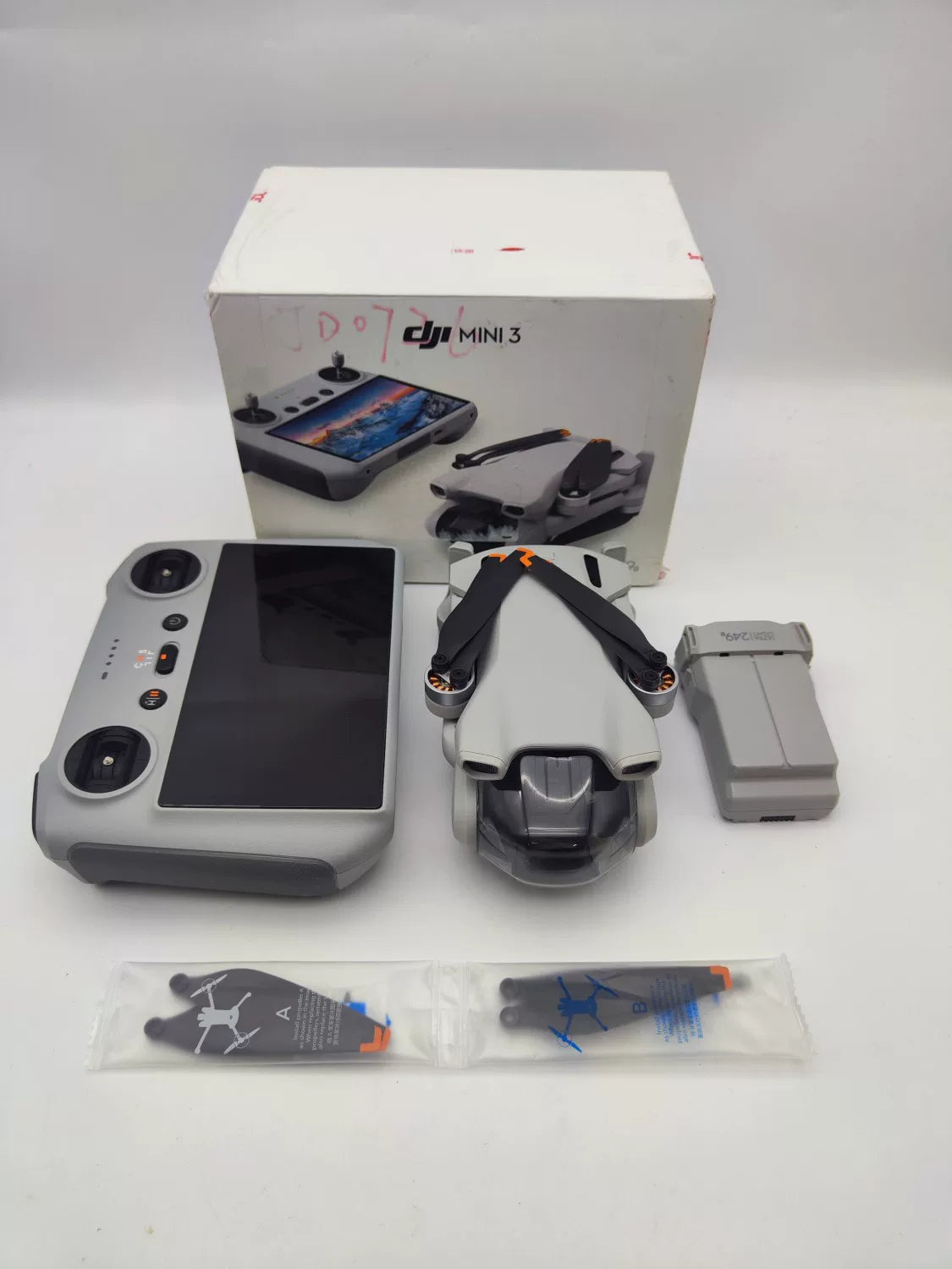 99% New (Mint) DJI mini3 with Screen Standard Combo