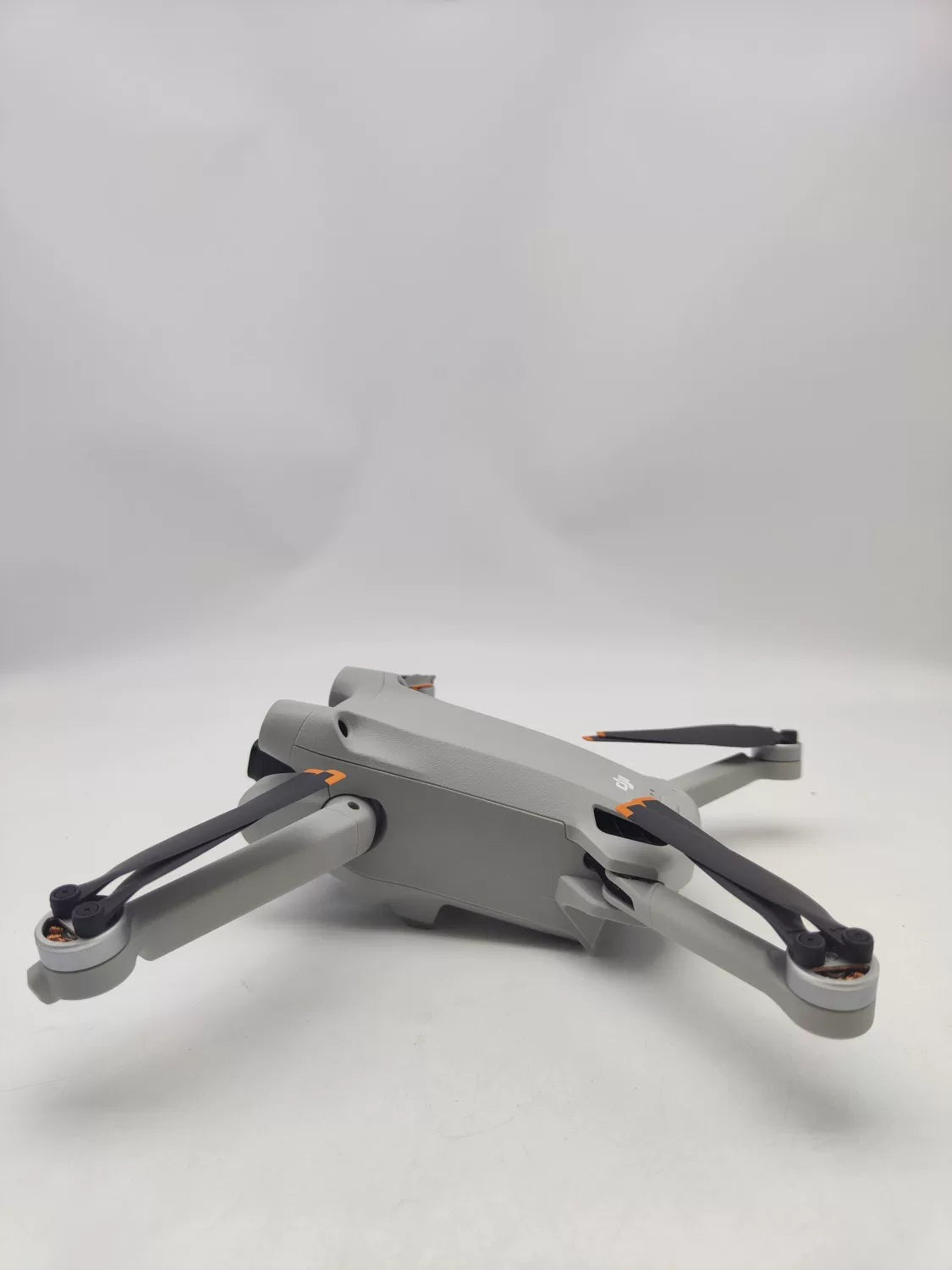 99% New (Mint) DJI mini3pro with Screen Fly More Combo with DJI Care Refresh