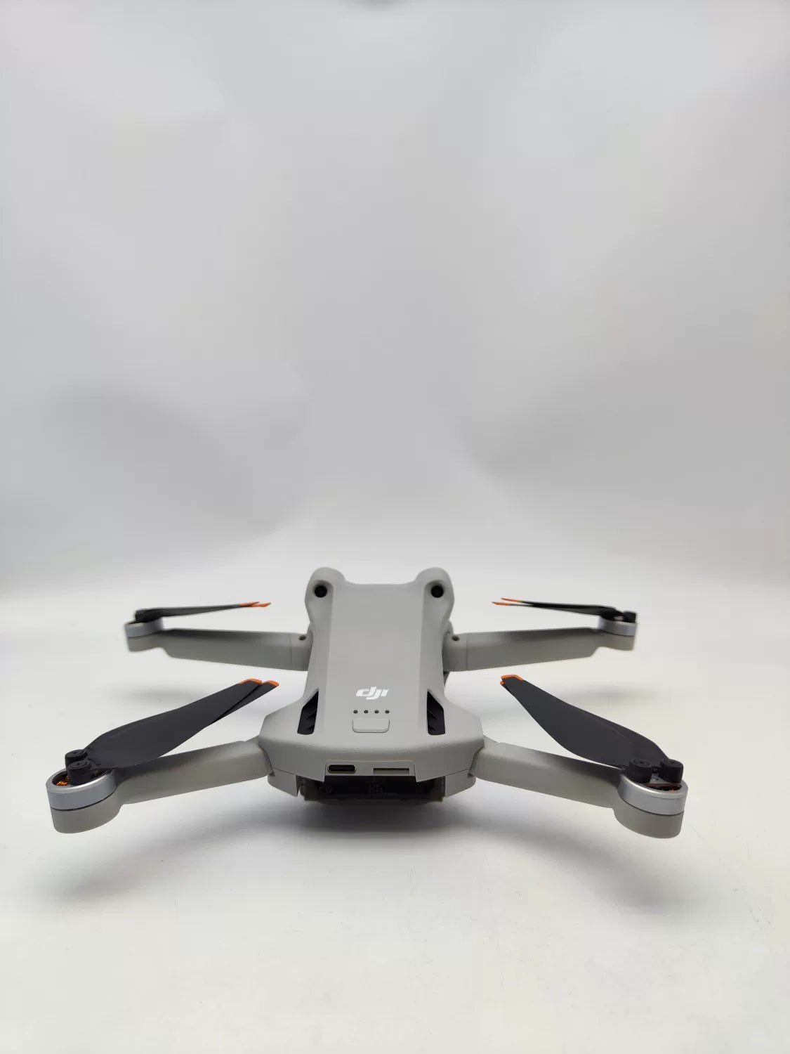 99% New (Mint) DJI mini3pro with Screen Fly More Combo