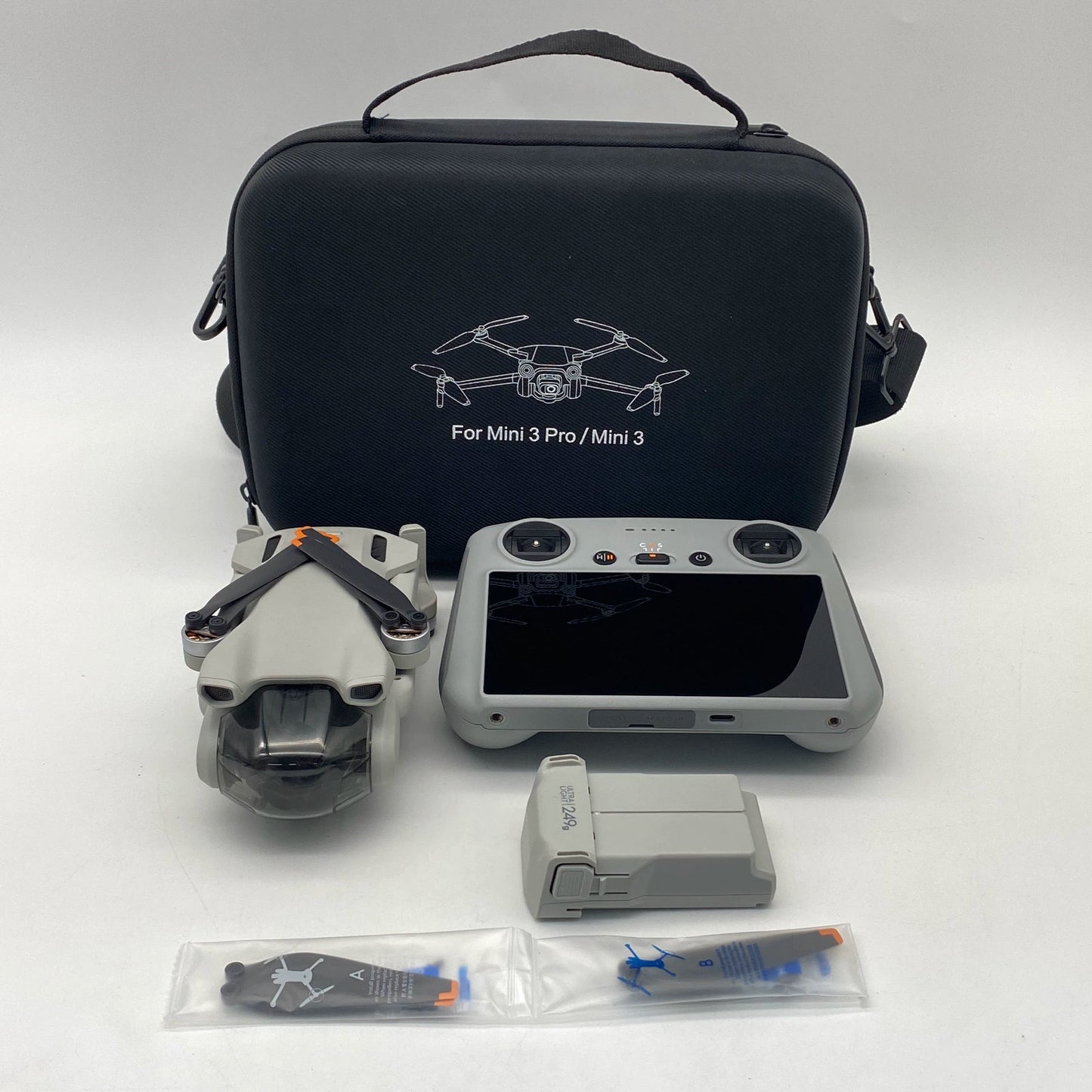 DJI Mini 3 with Screen Remote Controller - Excellent (95% New)