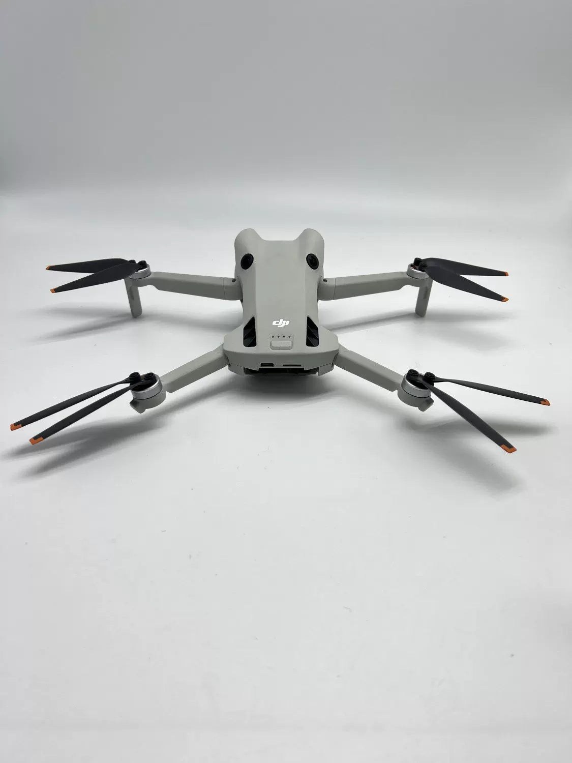 DJI Mini 4 pro with Screen, Extended Battery Fly More Combo