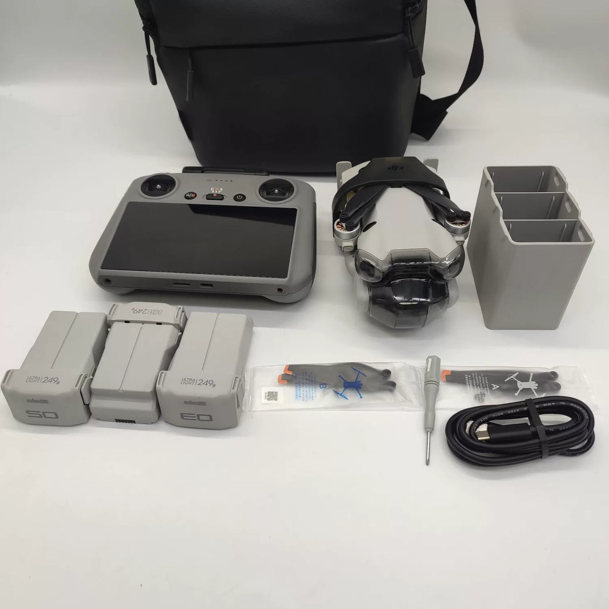 95% New (Like New) Mini 4 Pro with 2 -Gen RC Screen Remote
