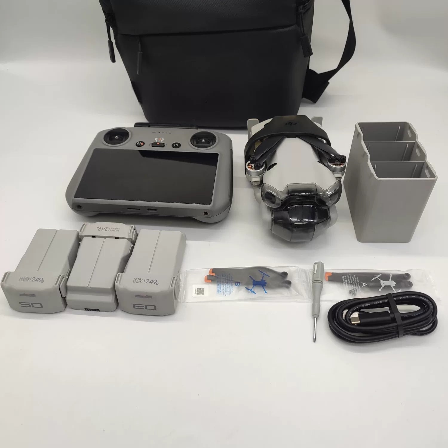 95% New (Like New) Mini 4 Pro with 2 -Gen RC Screen Remote