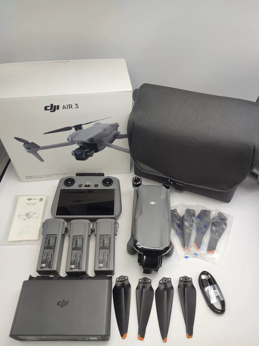 DJI Air 3 with Screen Fly More Combo