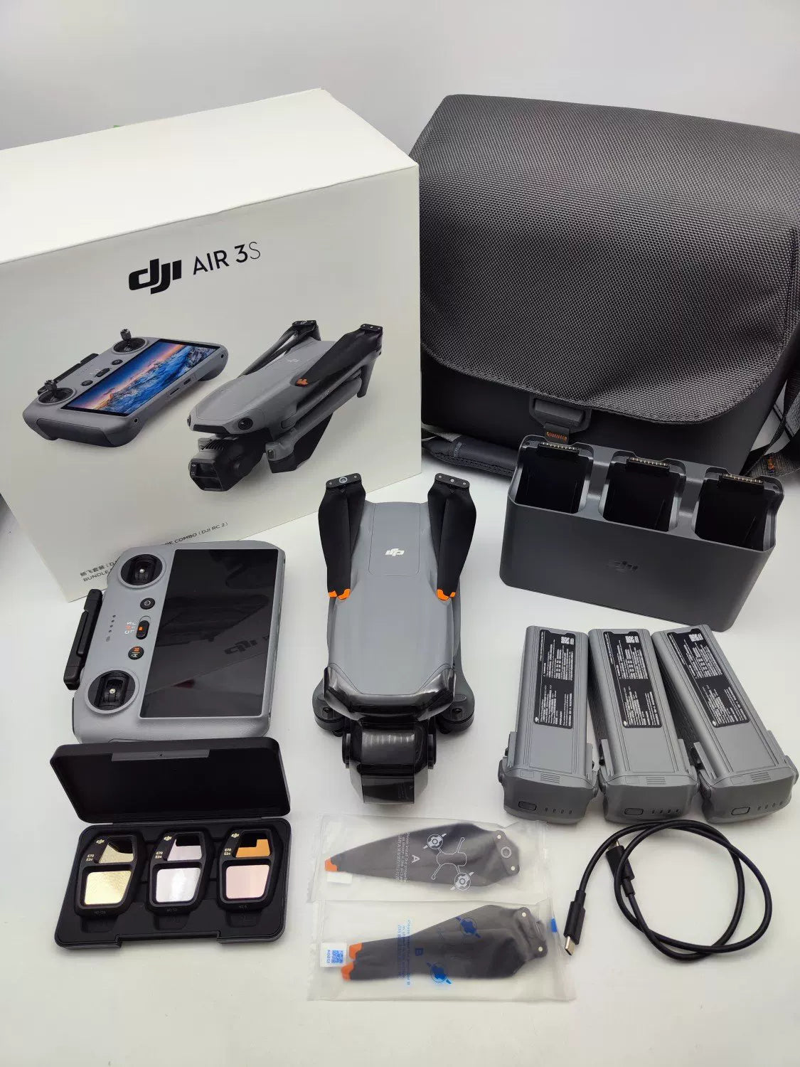 99% New (Mint) DJI air3s with Screen Fly More Combo with 2-Year DJI Care Refresh