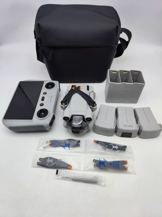 99% New (Mint) DJI mini3pro with Screen, Extended Battery Fly More Combo