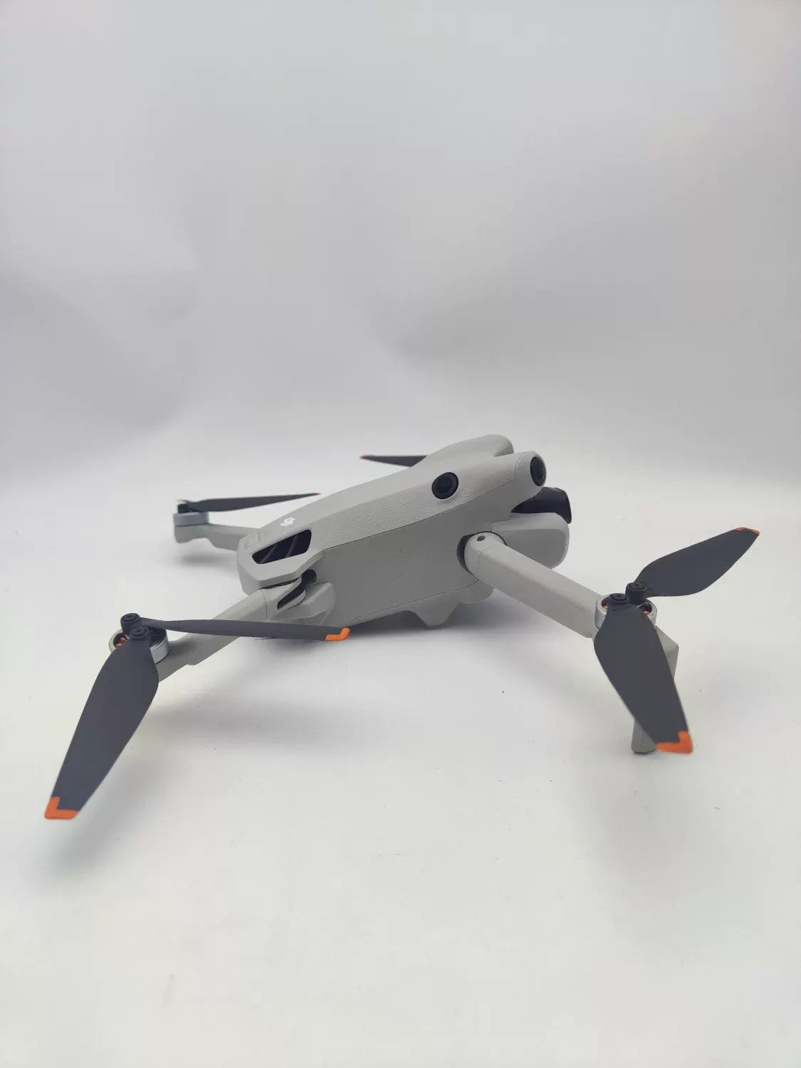 99% New (Mint) DJI mini4pro with Screen Fly More Combo