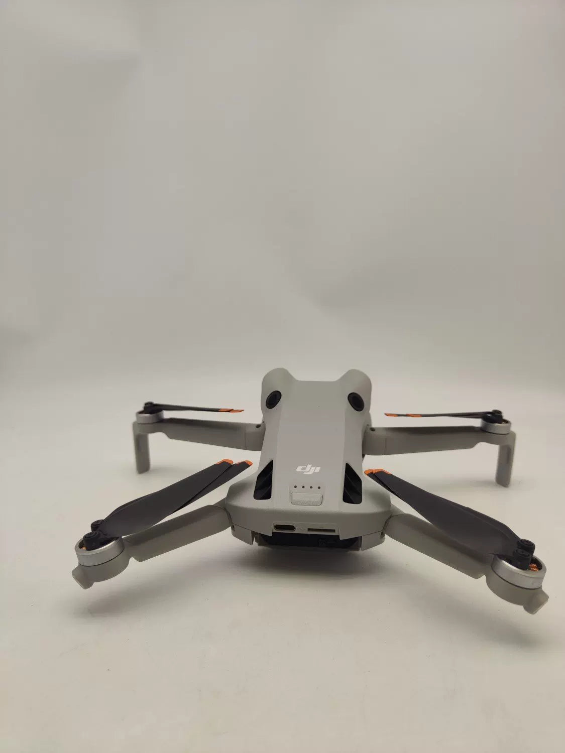 95% New (Like New) DJI mini4pro with Screen Fly More Combo