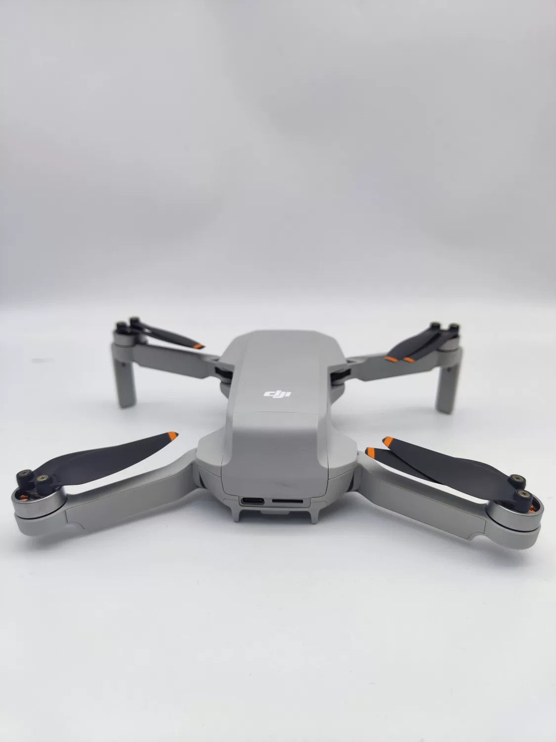 99% New (Mint) DJI mini2 Fly More Combo