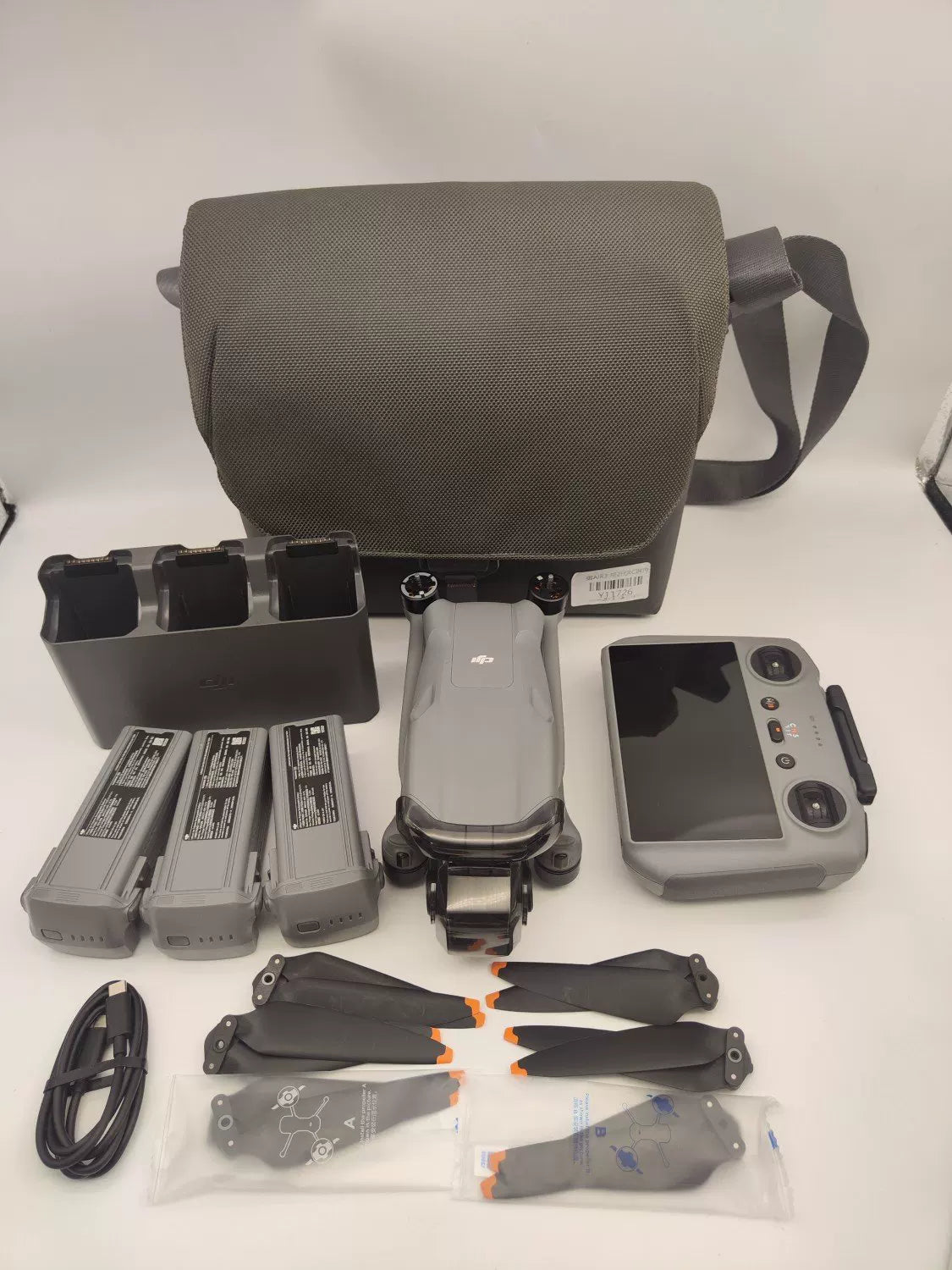 95% New (Like New) DJI air3 with Screen Fly More Combo with DJI Care Refresh