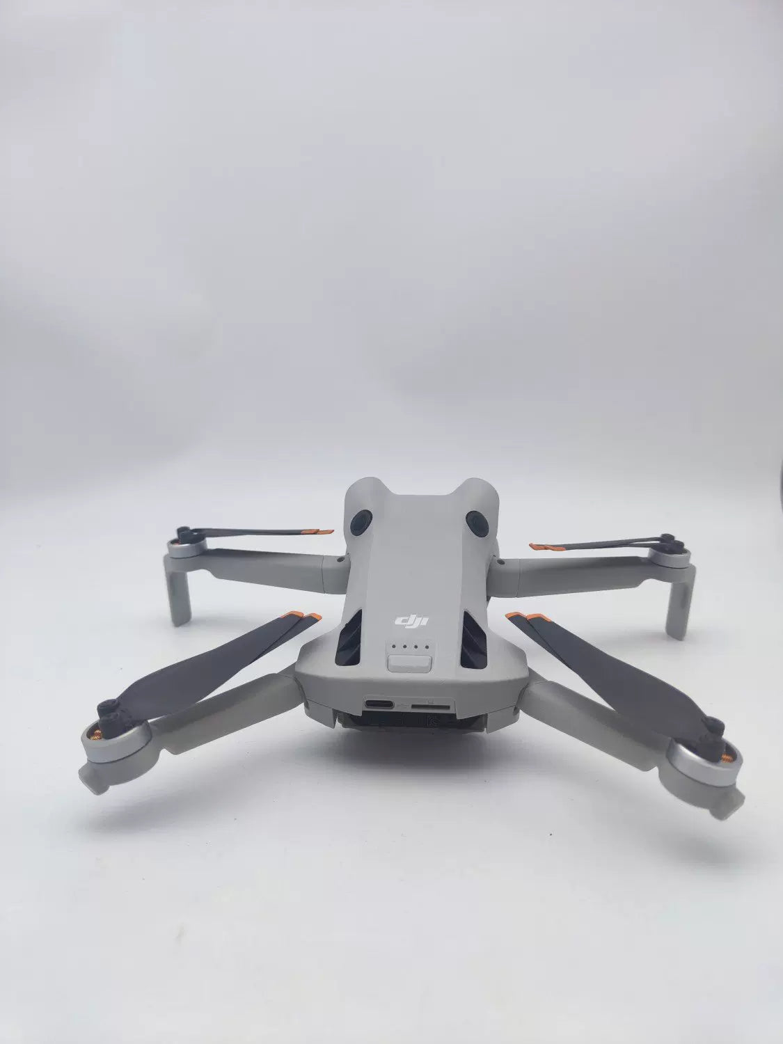 95% New (Like New) DJI mini4pro with Screen, Extended Battery Fly More Combo