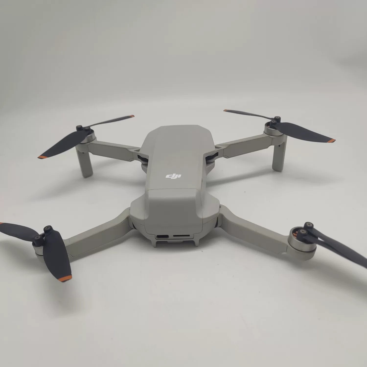 95% New (Like New) DJI Mini 2 Fly More Combo