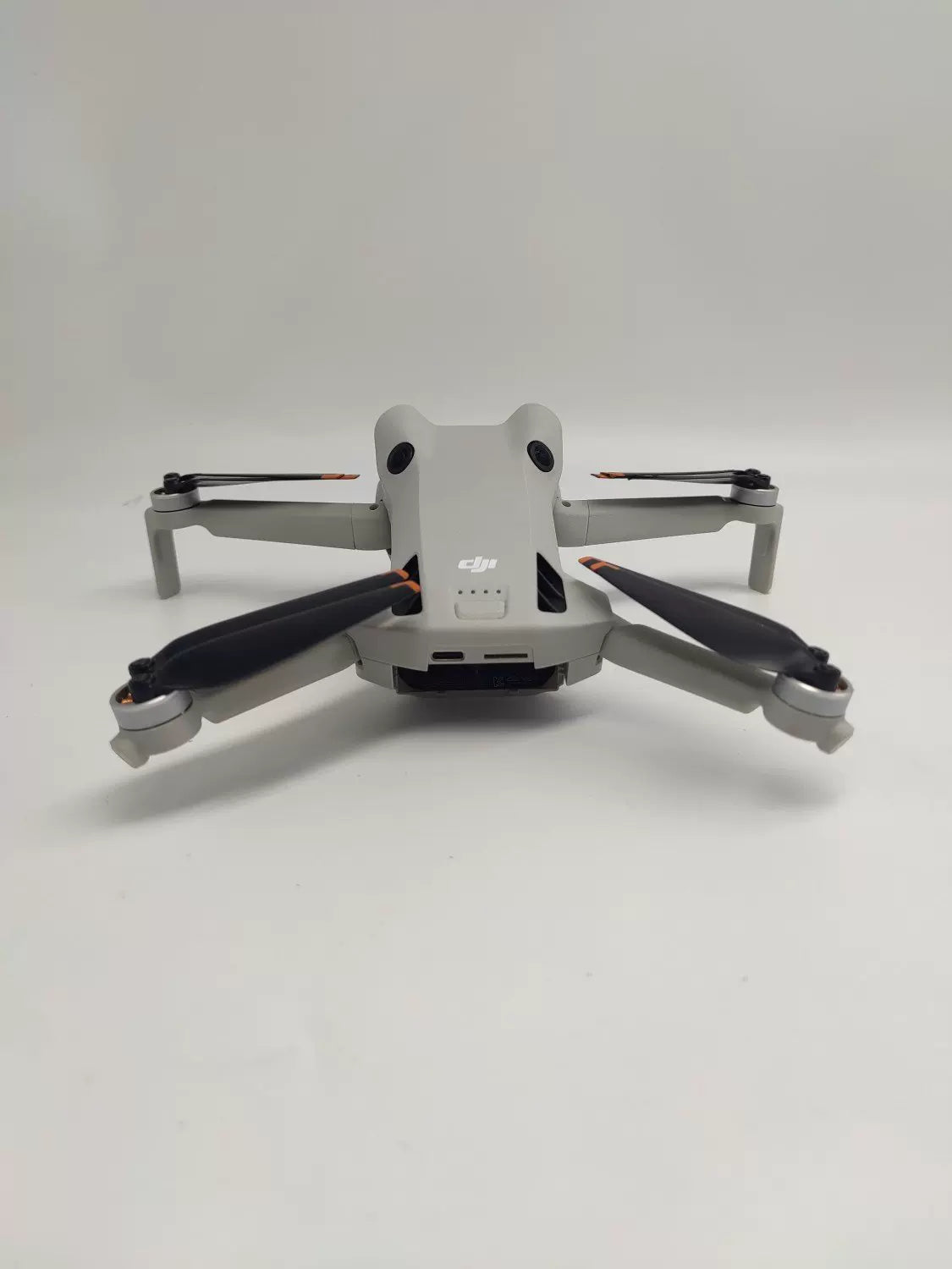 DJI Mini 4 pro with Screen Fly More Combo 2-Year DJI Care Refresh