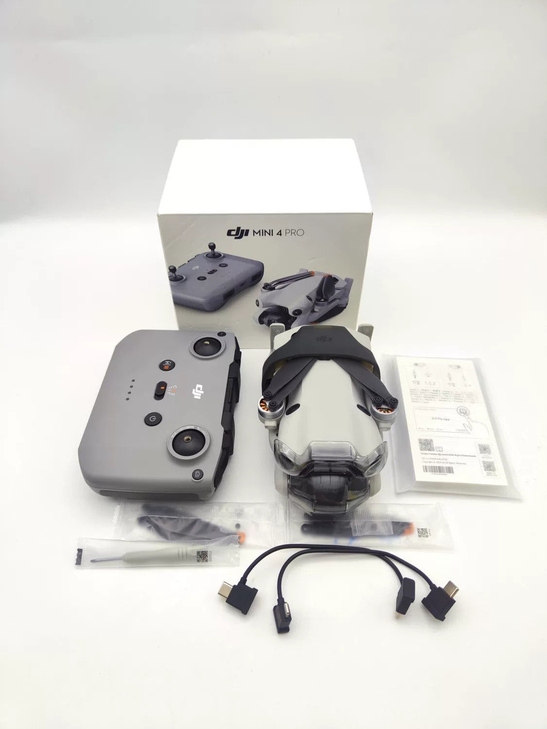 99% New (Mint) DJI mini4pro Standard Combo Full Box & Manual