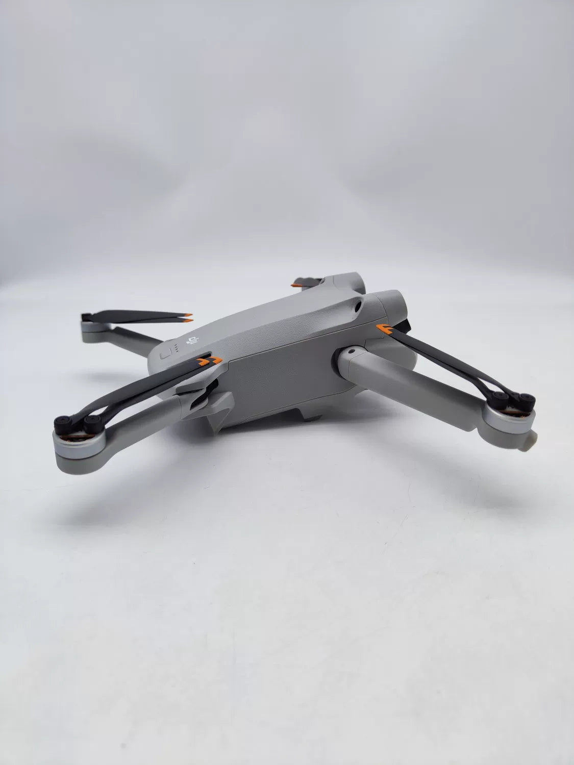 99% New (Mint) DJI mini3pro with Screen, Extended Battery Fly More Combo