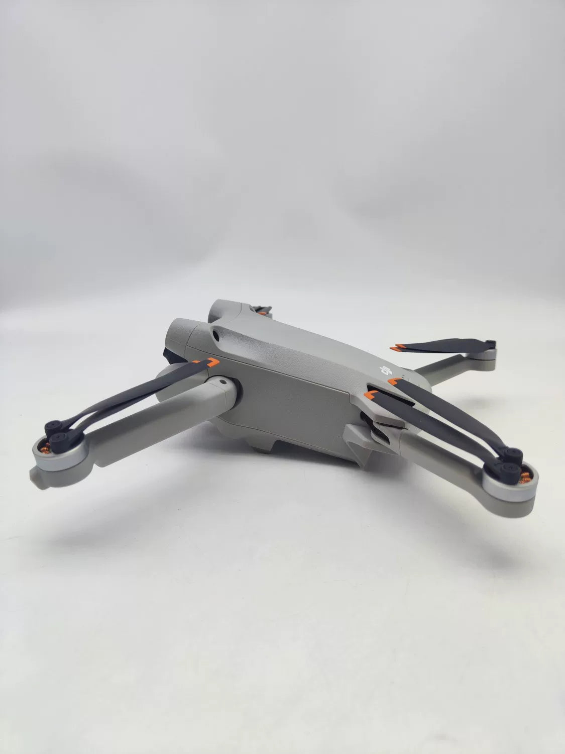 95% New (Like New) DJI mini3pro with Screen Fly More Combo