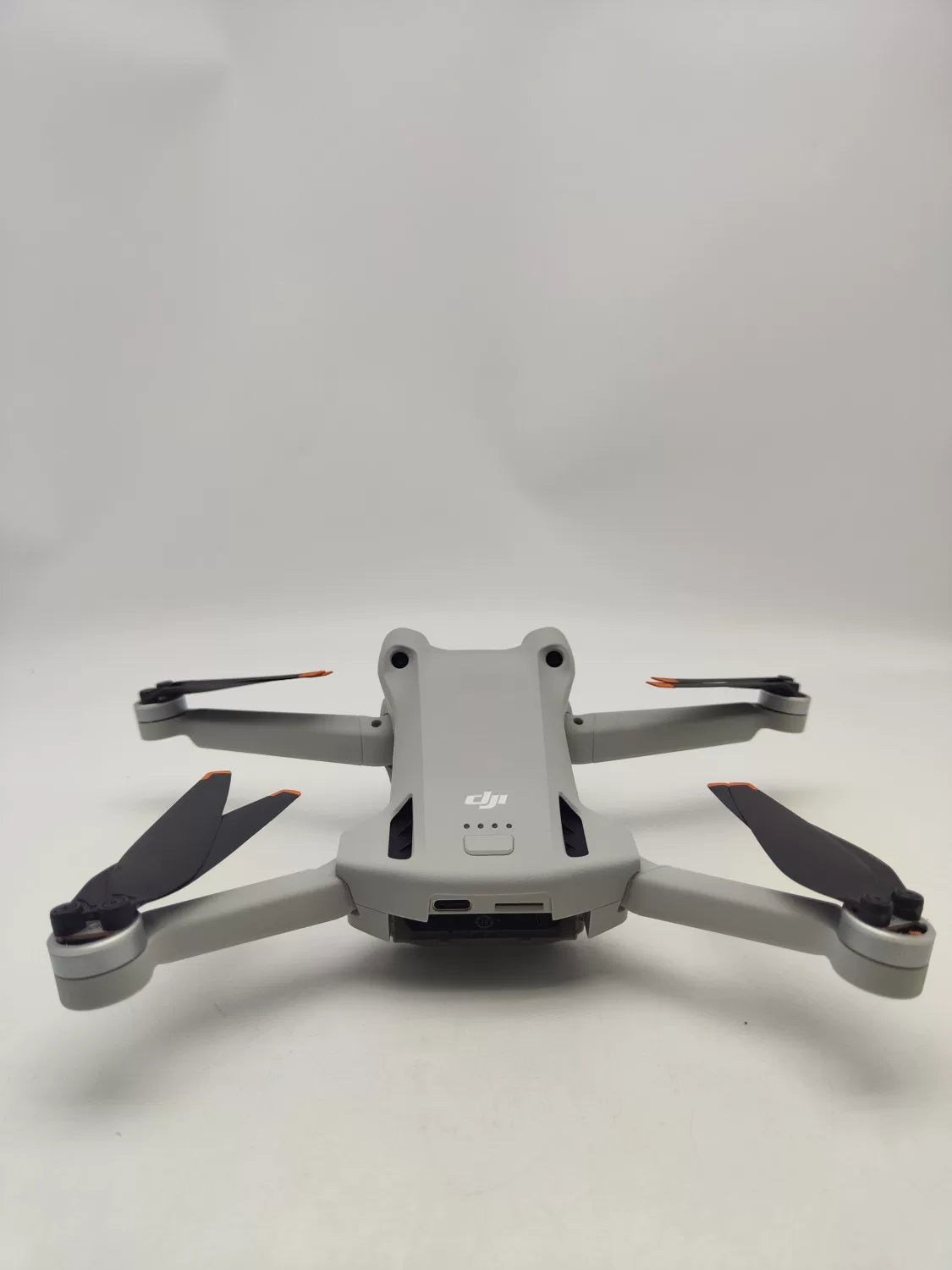 99% New (Mint) DJI mini3pro with Screen Fly More Combo