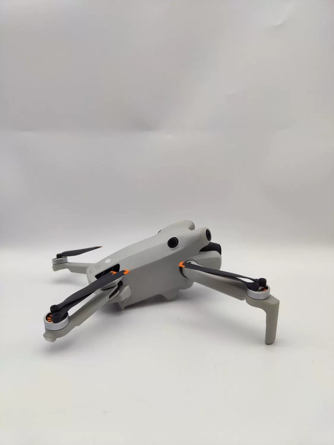 99% New (Mint) DJI mini4pro with Screen Fly More Combo