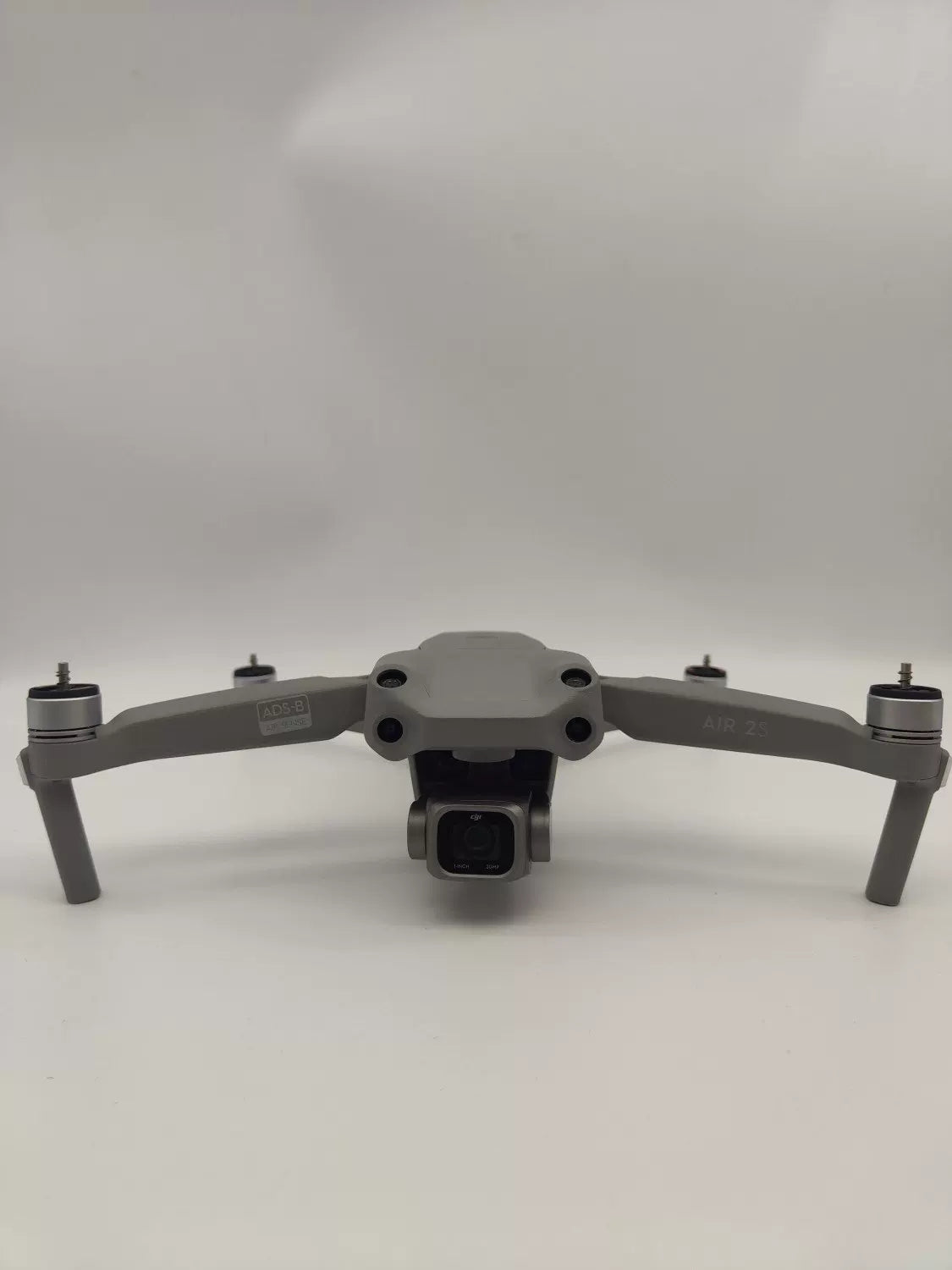 99% New (Mint) DJI air2s Fly More Combo