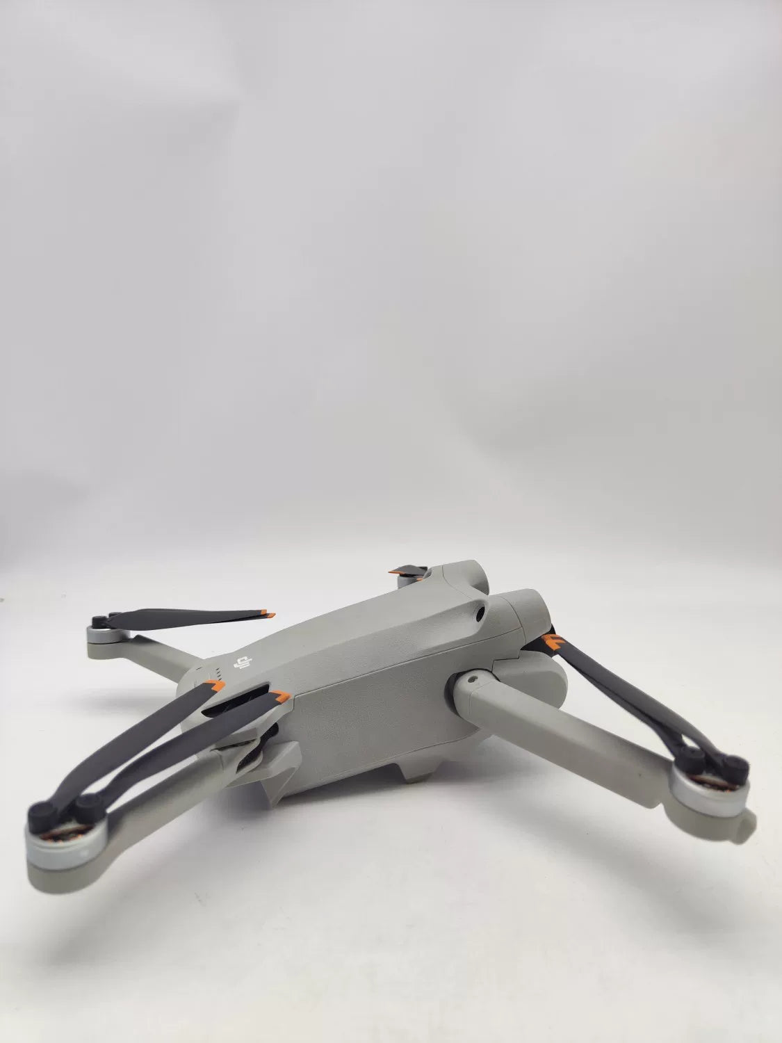 95% New (Like New) DJI mini3 pro with Screen Fly More Combo