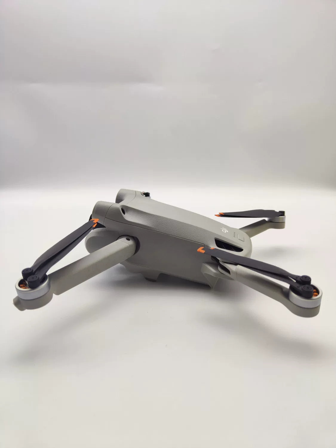 95% New (Like New) DJI mini3pro with Screen, Extended Battery with Module