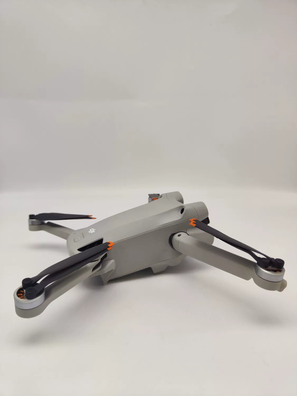 99% New (Mint) DJI mini3pro Extended Battery Fly More Combo