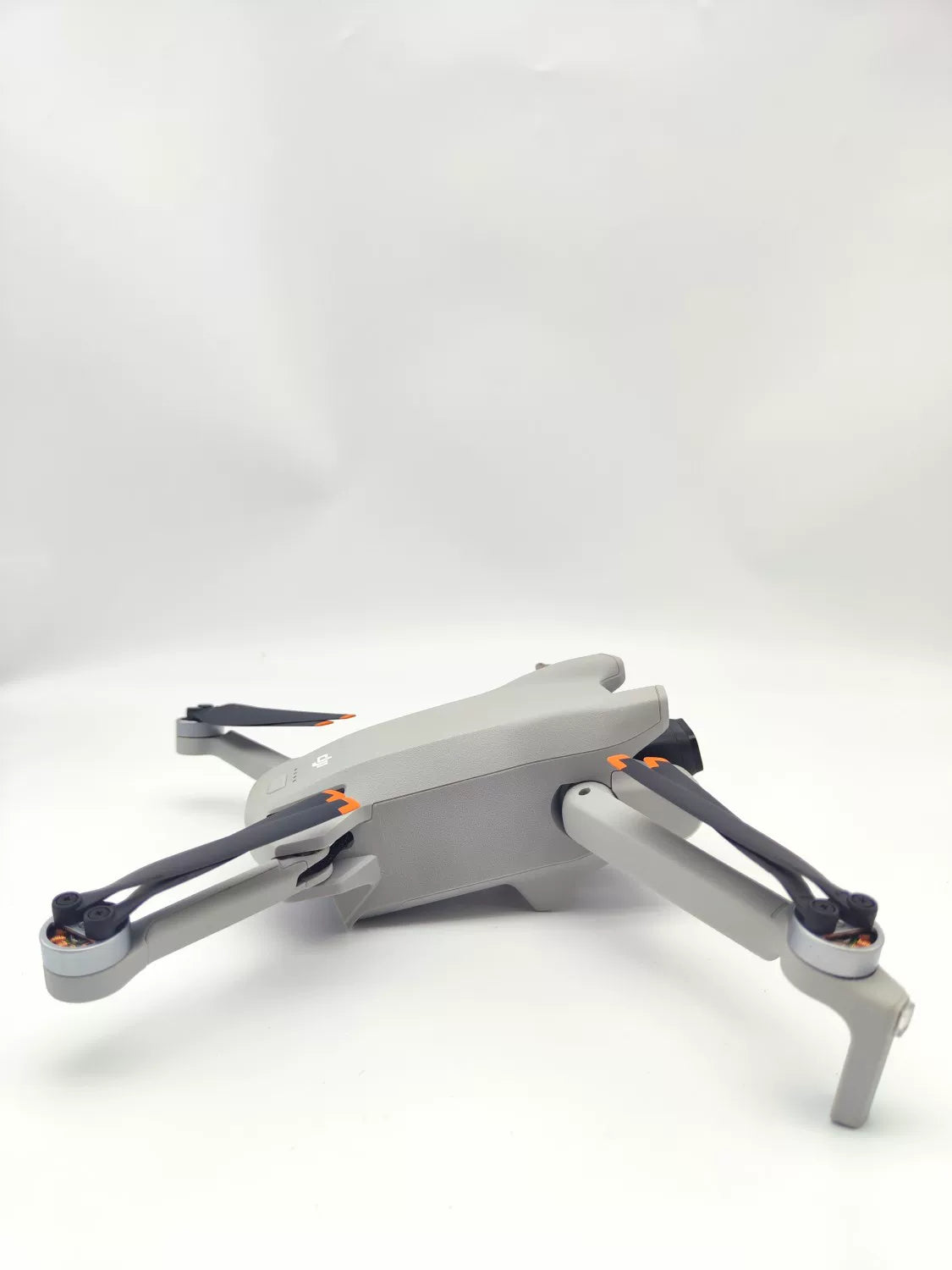 99% New (Mint) DJI mini3 with Screen Fly More Combo with DJI Care Refresh