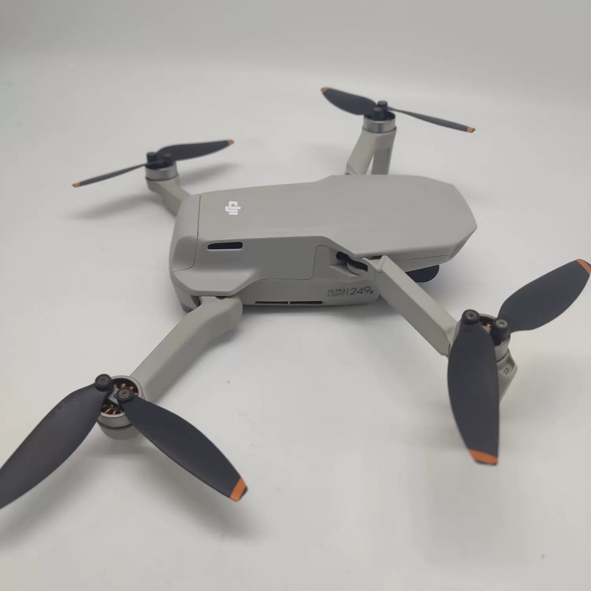 95% New (Like New) DJI Mini 2 Fly More Combo