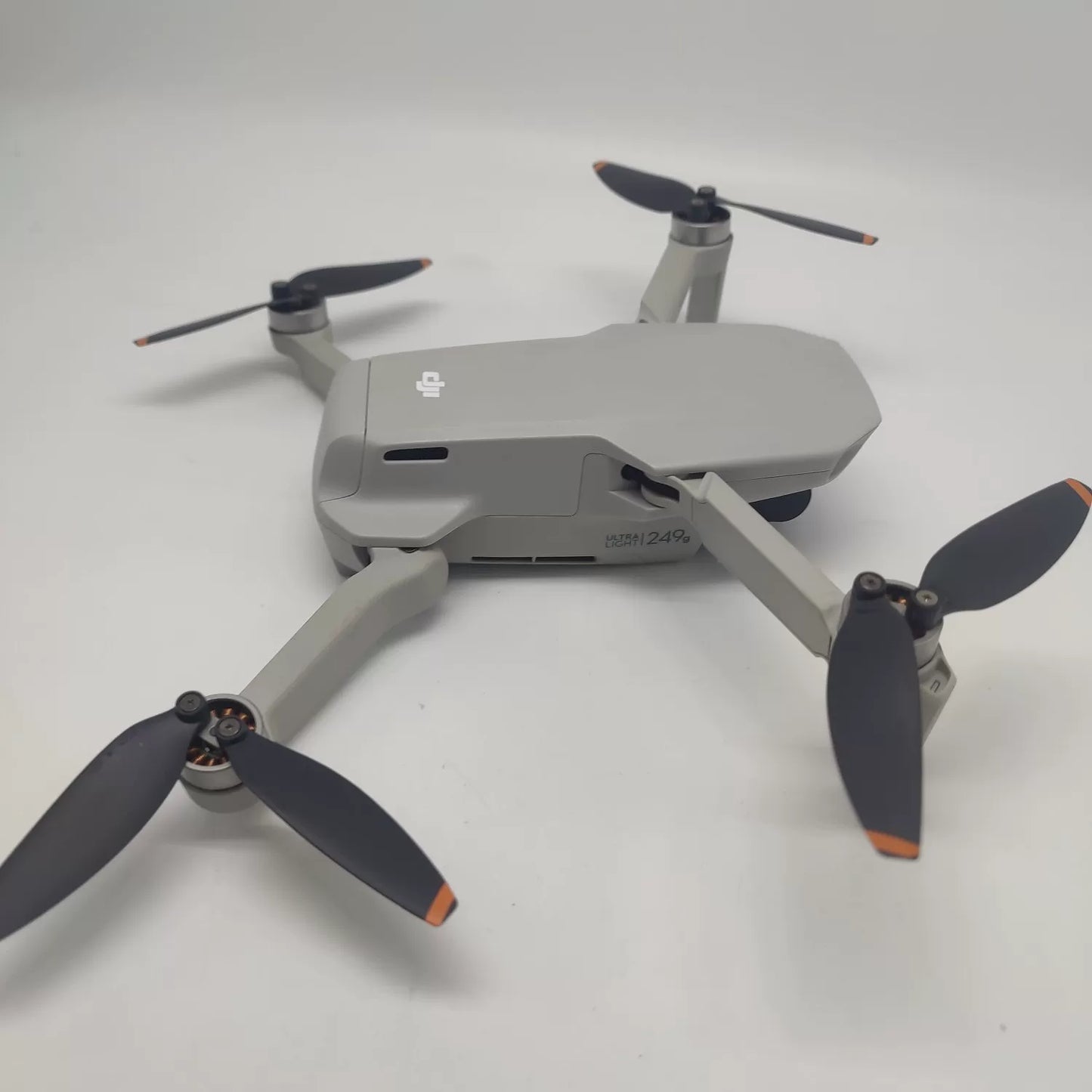 95% New (Like New) DJI Mini 2 Fly More Combo