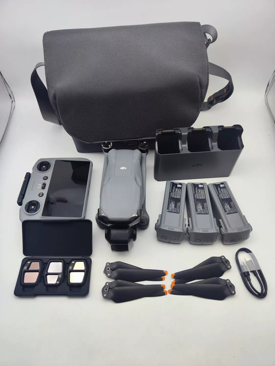 99% New (Mint) DJI air3s with Screen Fly More Combo