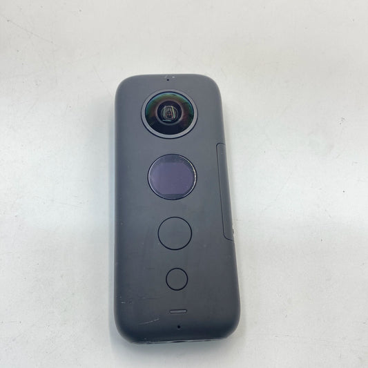Insta360 ONE X بطاريتان مع حافظة مقاومة للماء - جيد جداً (90% جديد)