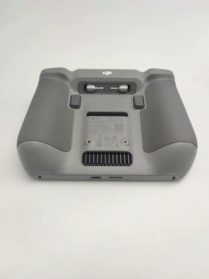 DJI Air 3 with Screen Fly More Combo