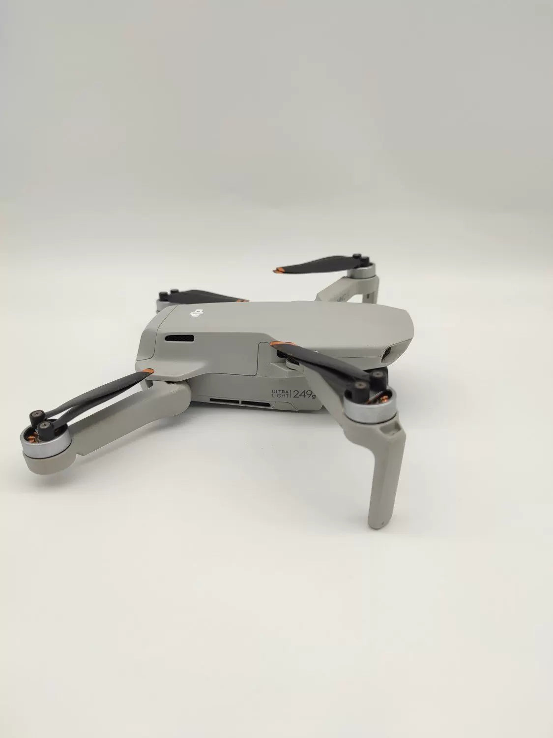 95% New (Like New) DJI Mini2 SE Standard Combo 2-Year DJI Care Refresh