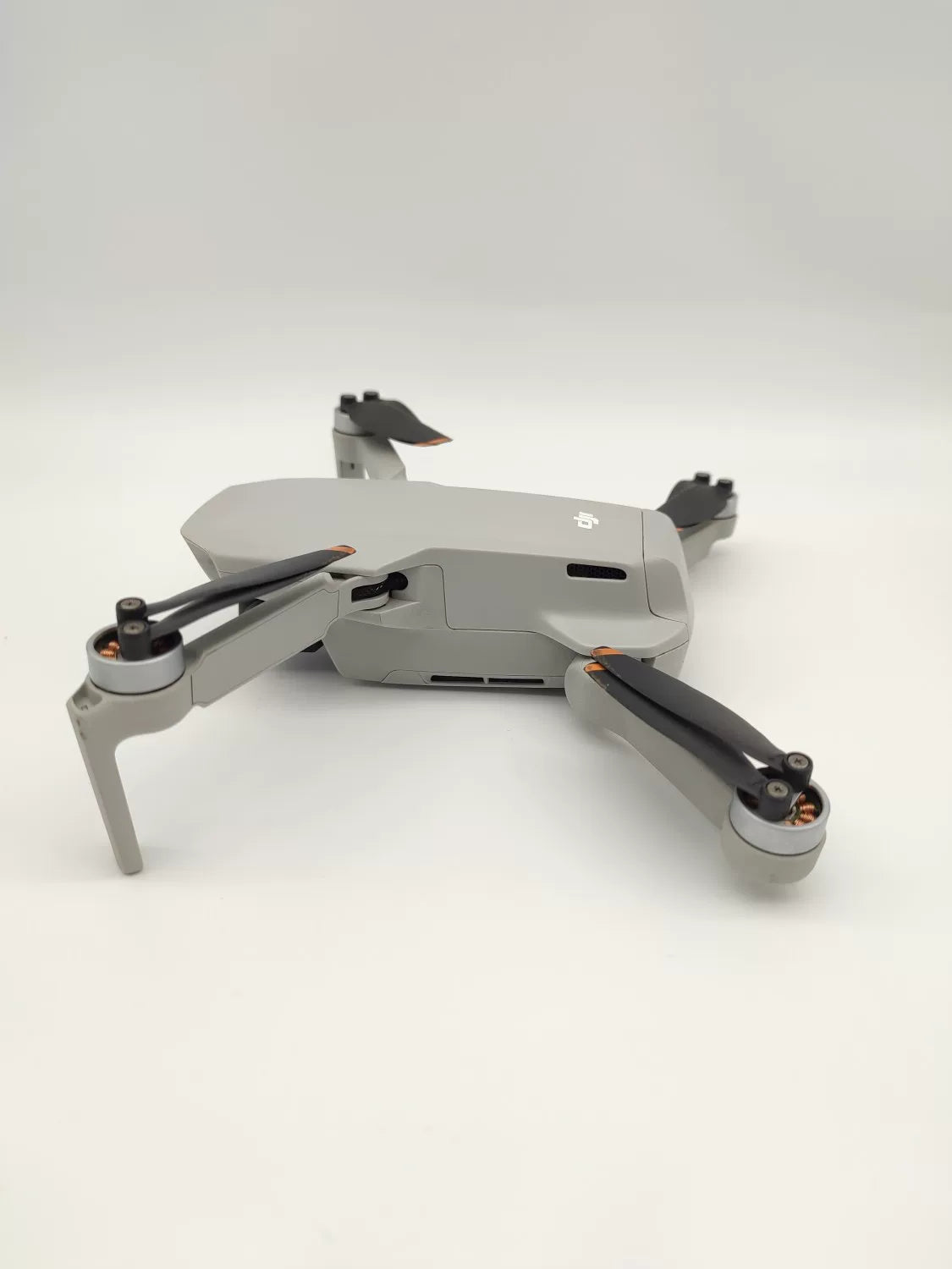95% New (Like New) DJI Mini2 SE Standard Combo 2-Year DJI Care Refresh