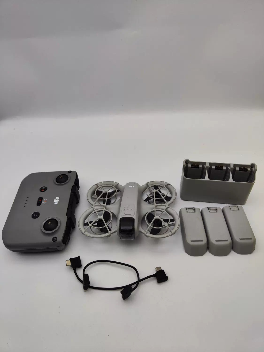 95% New (Like New) DJI neo Fly More Combo