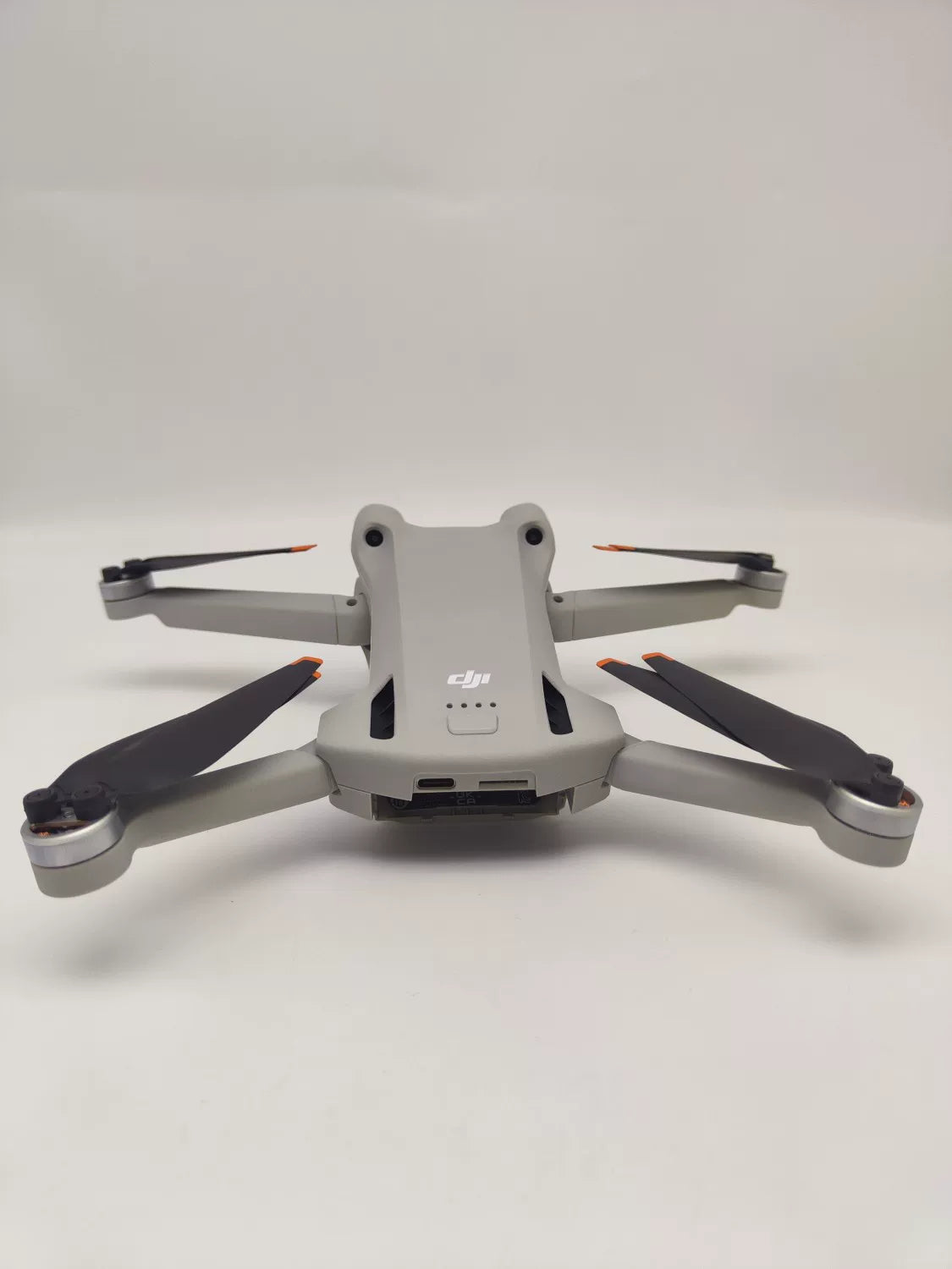 99% New (Mint) DJI mini3pro with Screen Fly More Combo