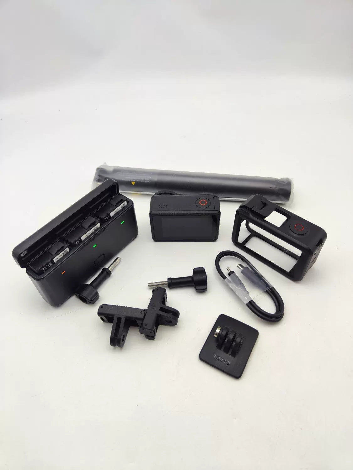 99% New (Mint) DJI action4 All-in-1 Combo
