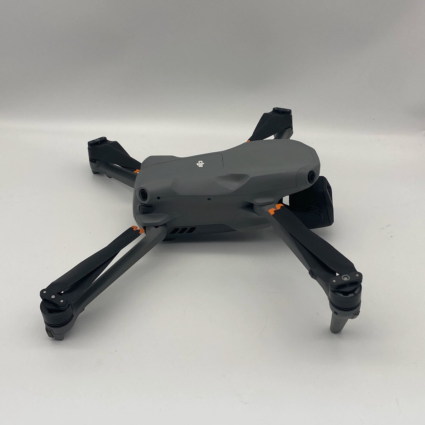 DJI Air 3S Fly More Combo مع جهاز تحكم عن بعد بشاشة - ممتاز (95% جديد)