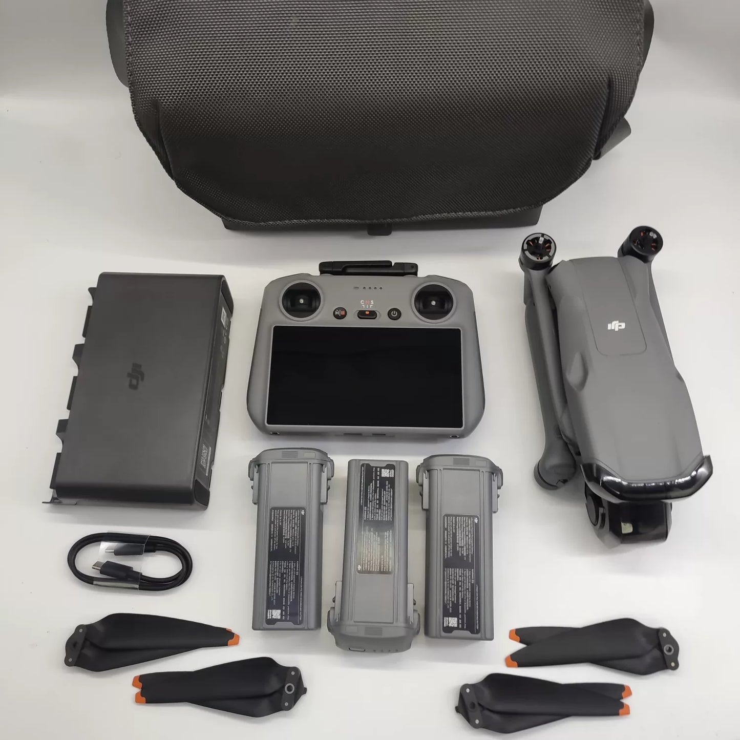 95% New (Like New) DJI Air 3 Fly More Combo